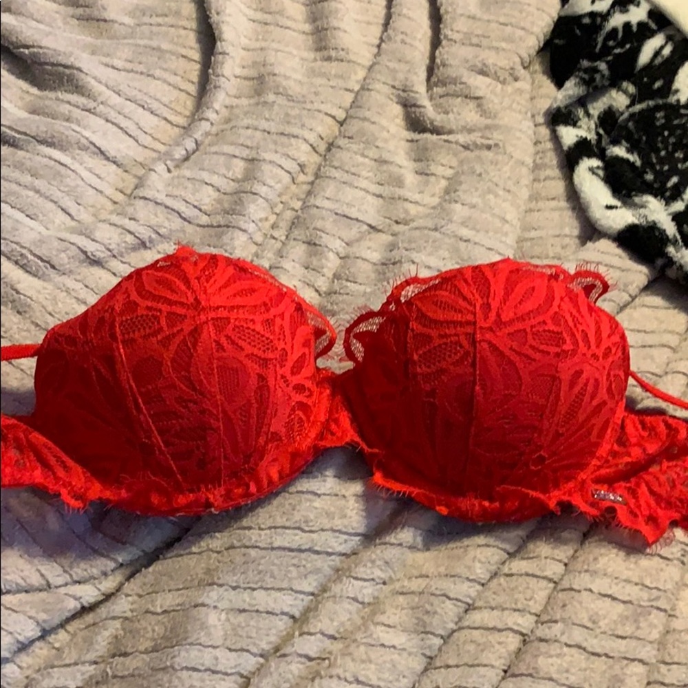 pink bra